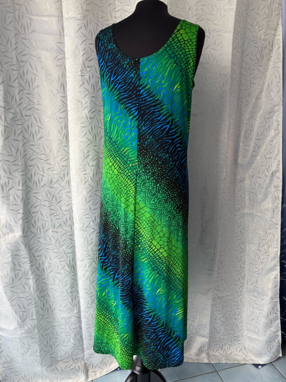 Green and Blue Patterned Maxi Dress - Picture 3 of 9